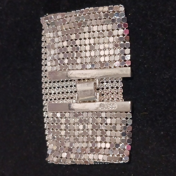 GUESS ⚜️ Liquid Silvertone Bracelet ⚜️👑⚜️ - Picture 8 of 8